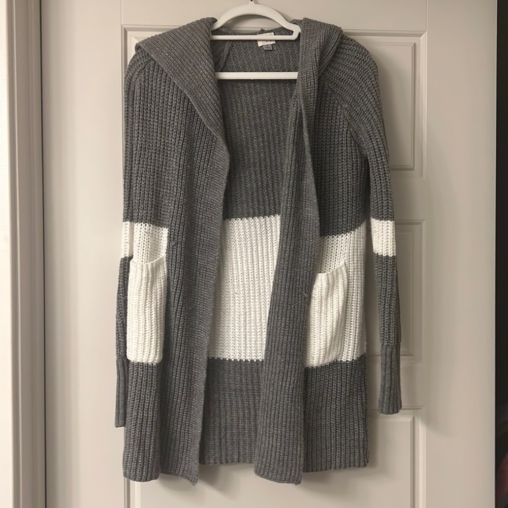Black and Grey hooded cardigan 💞
